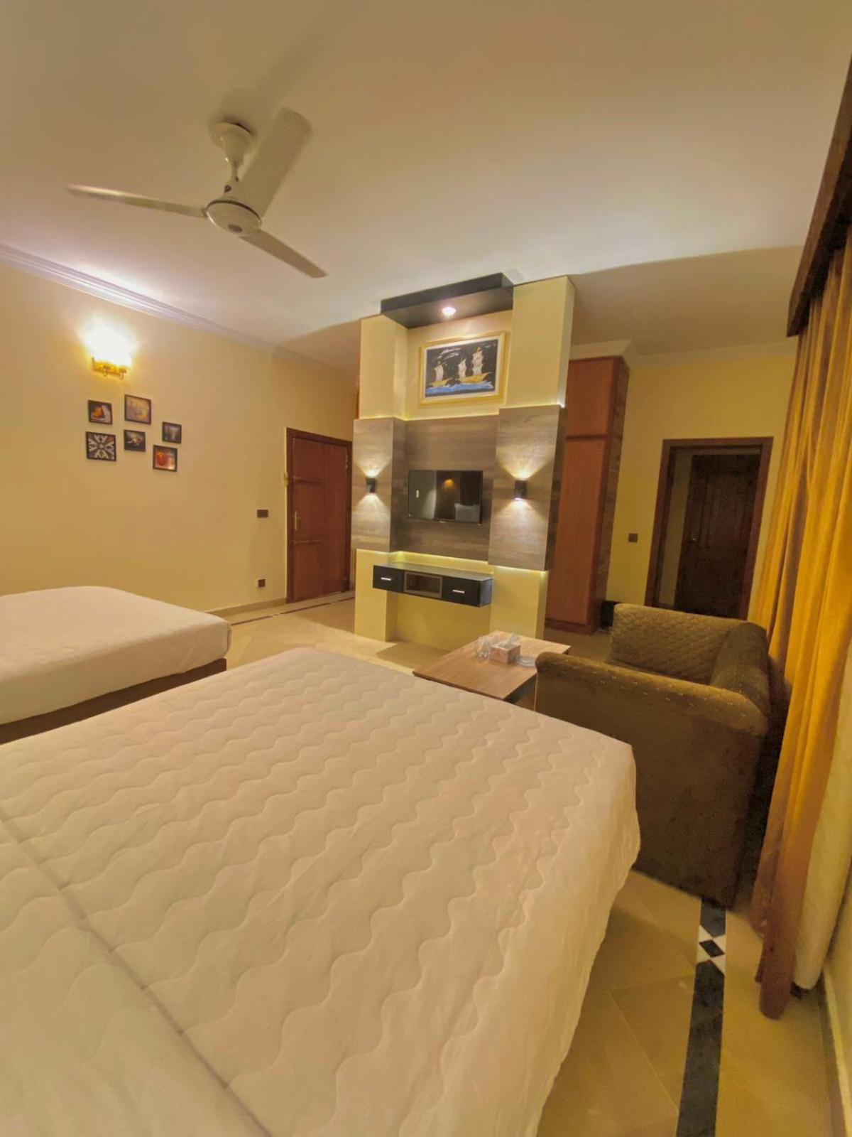 Hotel Orbit Residency F-7 à Islamabad Extérieur photo