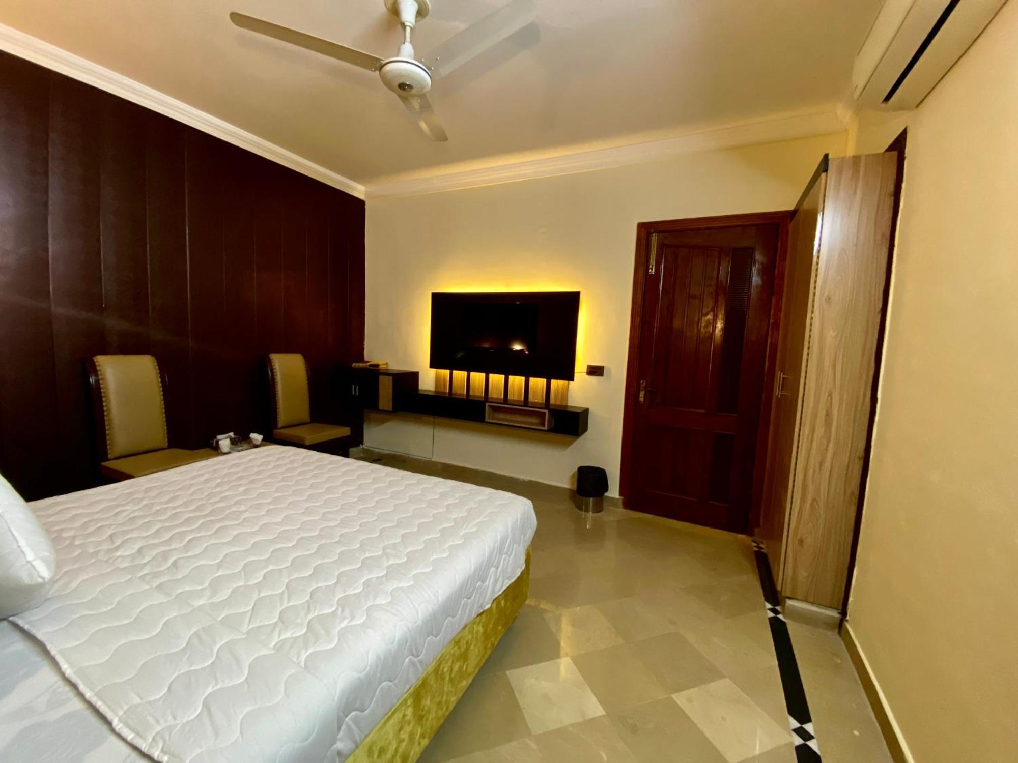 Hotel Orbit Residency F-7 à Islamabad Extérieur photo