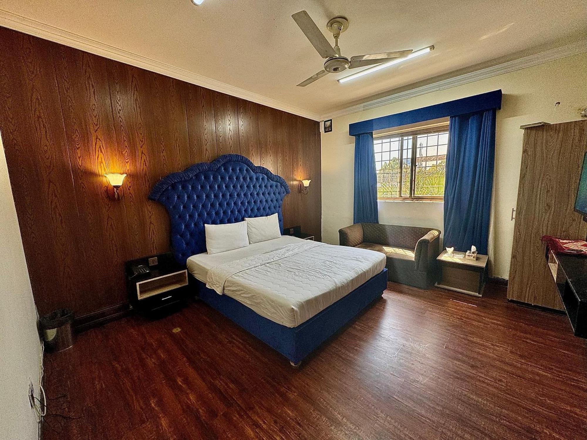 Hotel Orbit Residency F-7 à Islamabad Extérieur photo